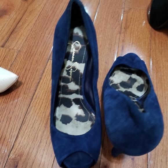 Shoes - Picture 6 of 8